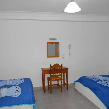 Kapetanios Perissa (Santorini)