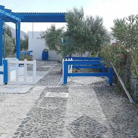 Kapetanios * Perissa (Santorini)