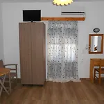 Kapetanios Apartamento Perissa (Santorini)