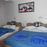 Kapetanios * Perissa (Santorini)