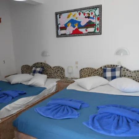 Kapetanios * Perissa (Santorini)