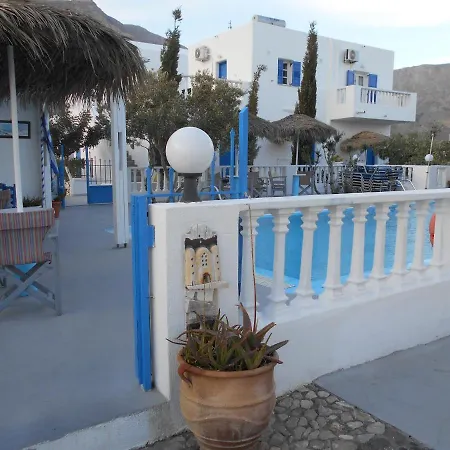 Kapetanios * Perissa (Santorini)