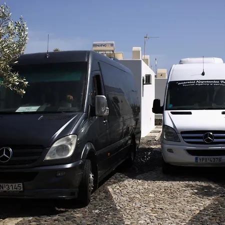 Kapetanios Perissa (Santorini)