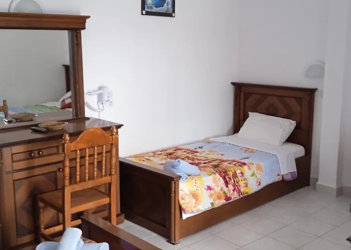 Kapetanios Perissa (Santorini)