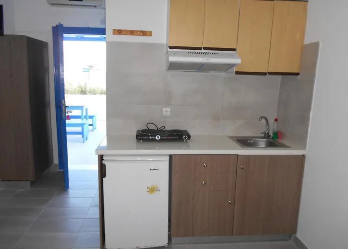 Kapetanios Daire Perissa (Santorini)